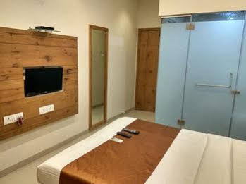Grandeur-near International Airport Hotel Mumbai